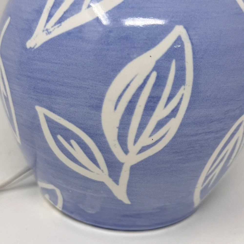 Blue & White Ceramic Table Lamp Leaf Pattern 9